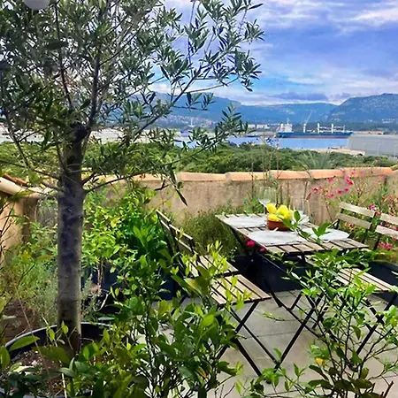 Apartment Contemporain A La Seyne-sur-mer, 30 M², Terrasse *